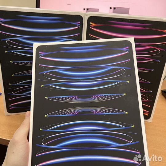iPad pro 12 9 2022 M2 256gb новый WI-FI Черный