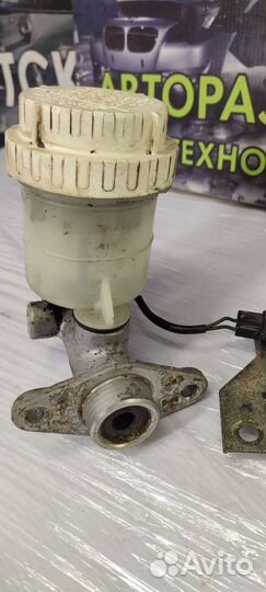 Главный тормозной цилиндр Pajero 2