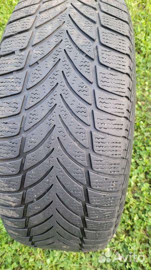 Goodyear UltraGrip Ice 2 215/55 R16 97T