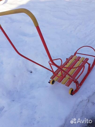 Санки детские на колёсиках с мягкой сидушкой