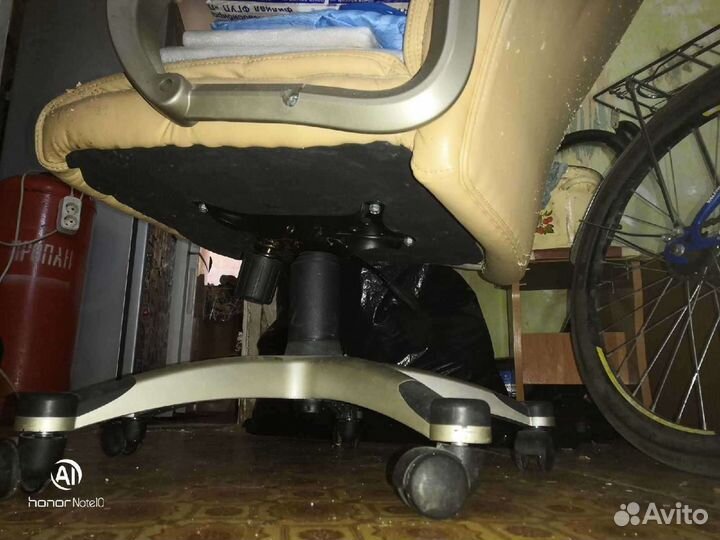 Компьютерное кресло