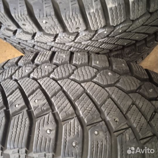 Gislaved Nord Frost 200 215/60 R16 99T