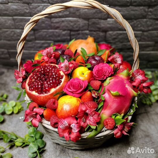 Фруктовые, ягодные букеты, подарочные корзины