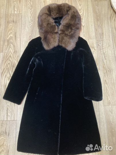 Шуба мутоновая с капюшоном