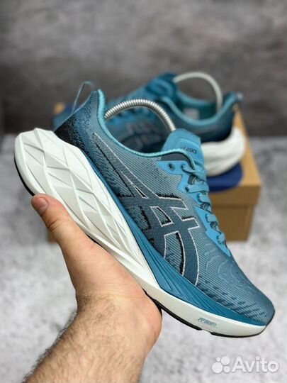 Asics Novablast 4