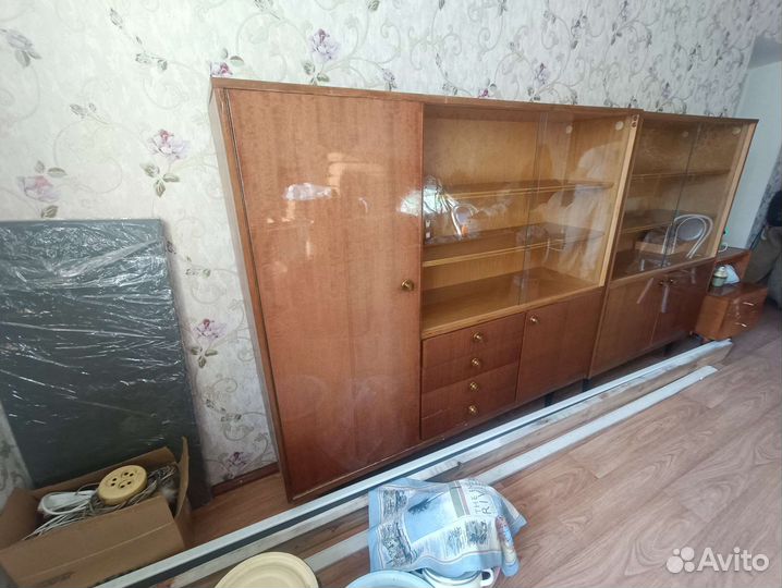 Шкаф сервант