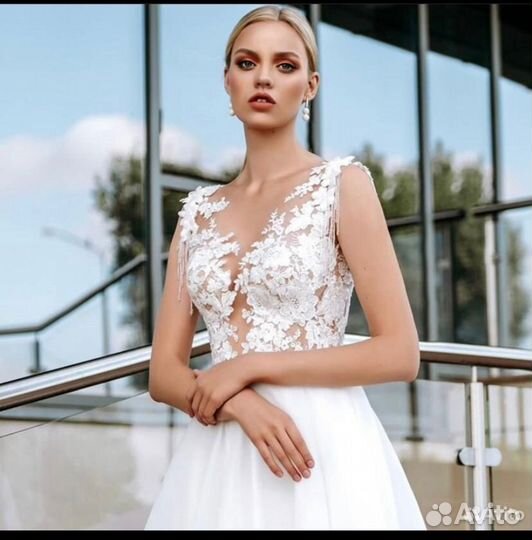 Свадебное платье размер 44 - 46 со шлейфом