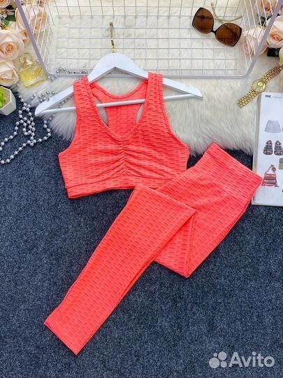 Топ спортивный женский