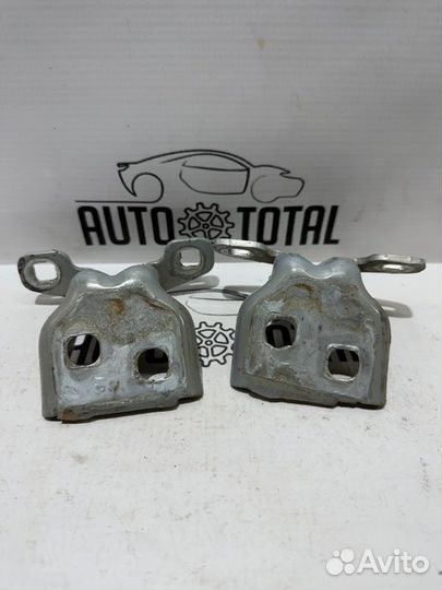 Петли двери задние левые Renault Logan K7J710 2008