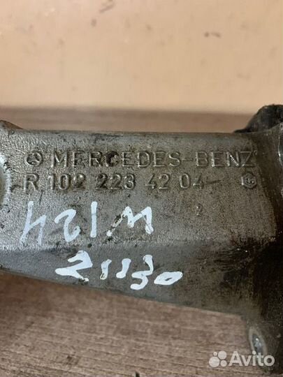 Кронштейн двигателя mercedes W124 W201 M102