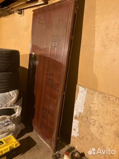 Входная, подьездная дверь