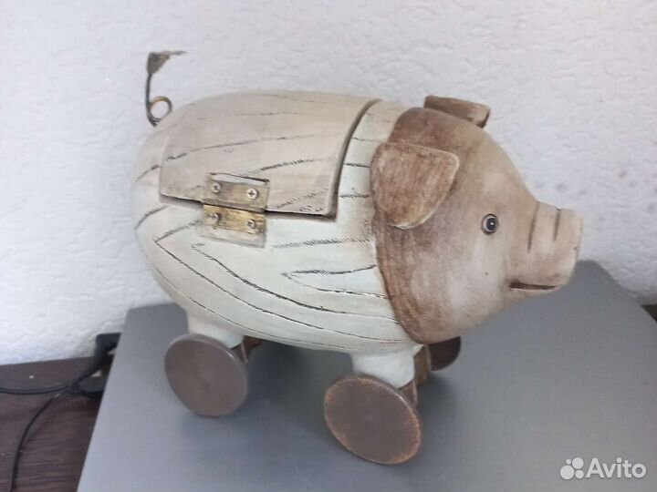 Свинья-копилка деревянная интерьерная