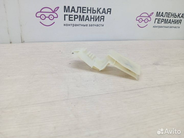 Кронштейн (крепление) правый BMW 5 G30/G31