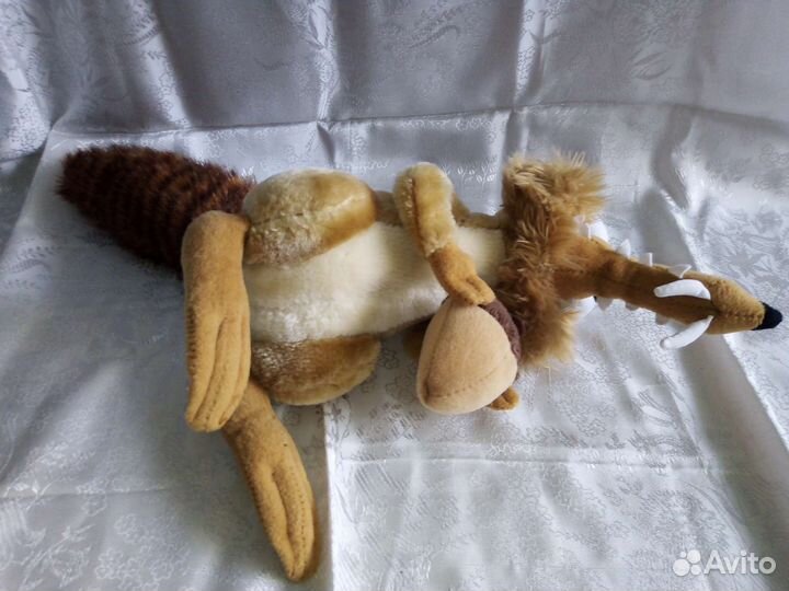 Музыкальная игрушка Белка из Ледникового периода