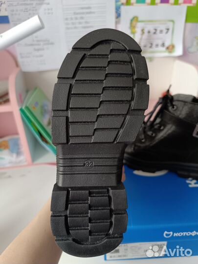Ботинки демисезонные для девочки, новые Р. 32