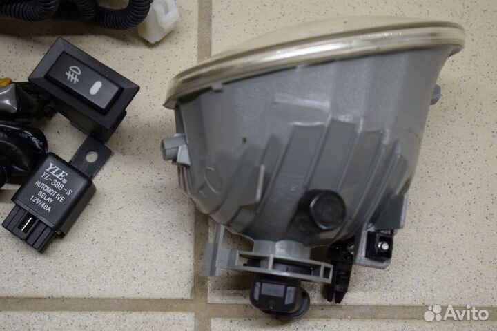 Toyota Rav-4 (2000-2005 г.) Фары противотуманные