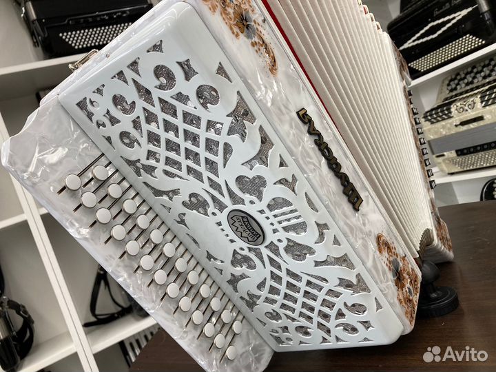 Гармонь Шуйская белая ля