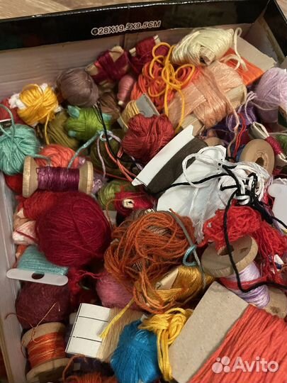 Нитки для вышивки разные