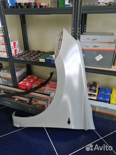 Крыло заводское Приора