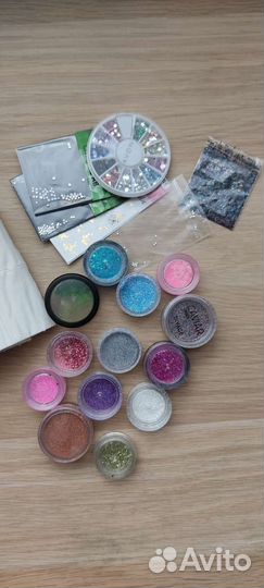 Блестки и стразы для дизайна ногтей