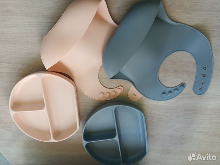 Силиконовые тарелки и нагрудники