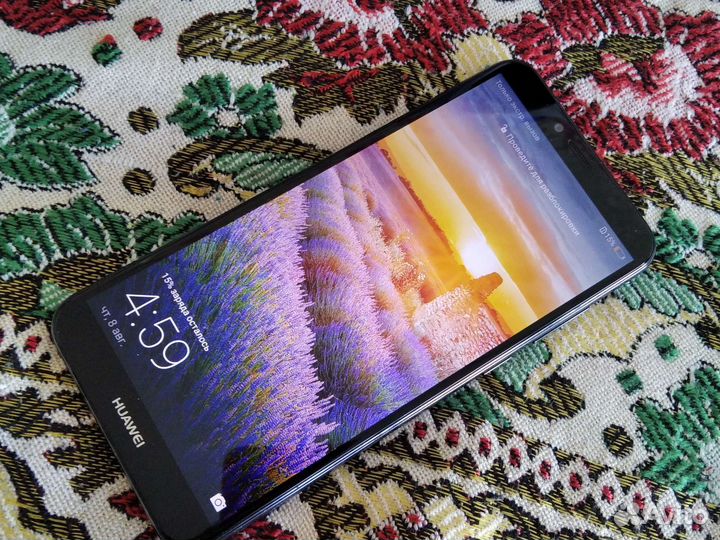 Телефон Huawei