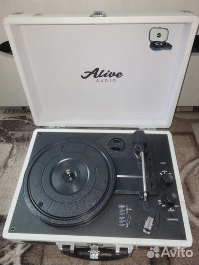 Виниловый проигрыватель alive audio
