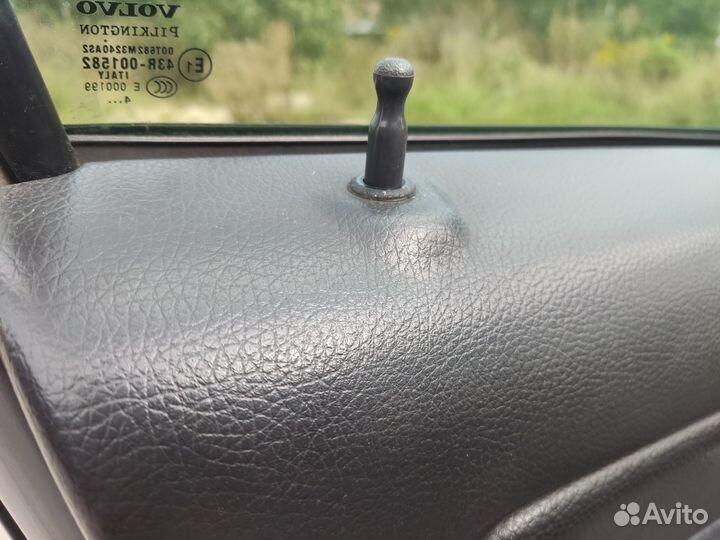 Втулка кнопки блокировки двери Volvo XC90