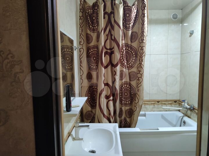 Комната 48 м² в 2-к., 3/3 эт.