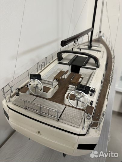 Продается модель яхты Bénéteau oceanis 62