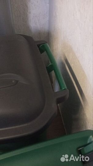 Мусорный бак на колесах