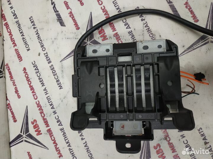 Блок магнитолы w204 Mercedes