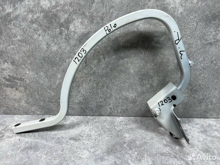 Петля крышки багажника правая Volkswagen Polo 5