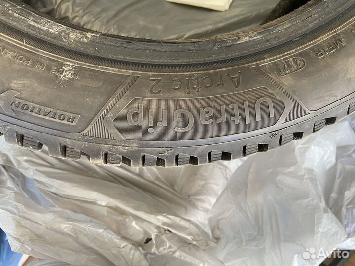 Goodyear UltraGrip Arctic 2 215/50 R17 95T