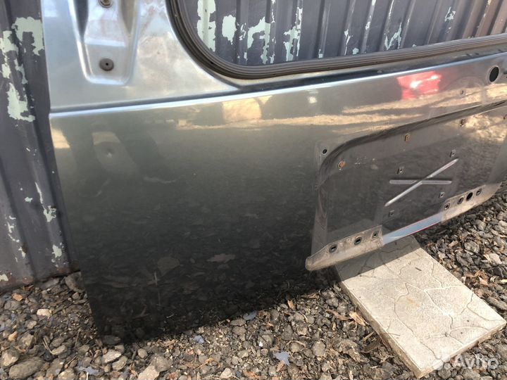 Крышка багажника Cadillac Escalade III 06-14