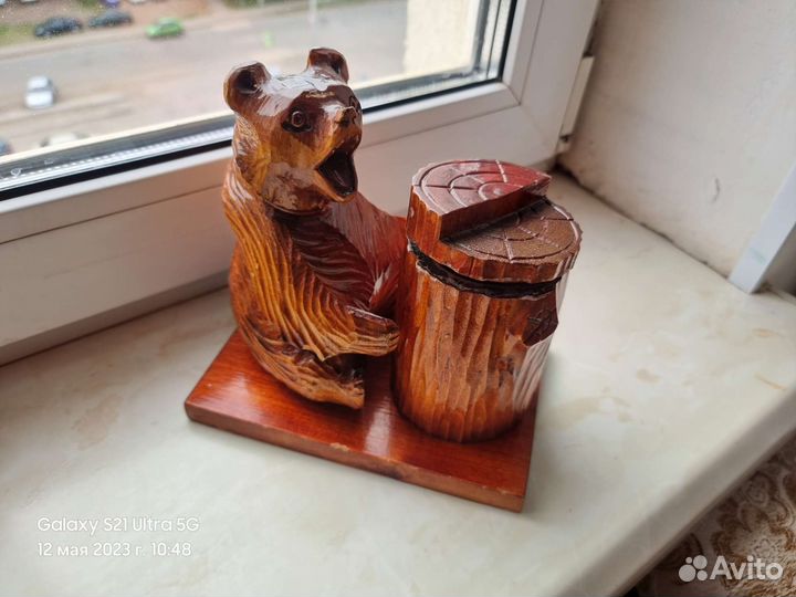 Медведь с бочонком