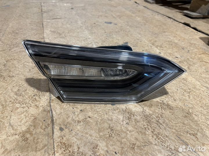 Фонарь левый внутренний Toyota Camry v70 GR Sport