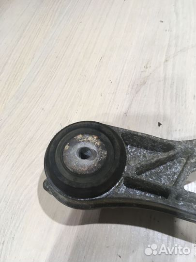 Кронштейн крепления заднего редуктора Ауди А8 D3