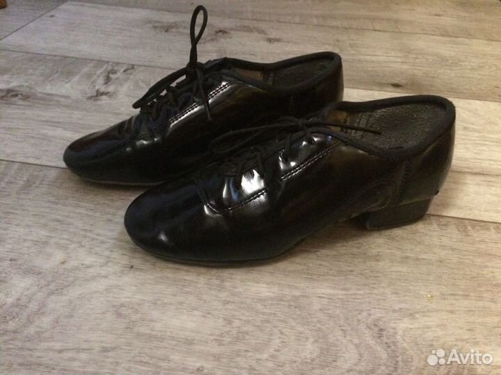 Туфли лаковые для бальных танцев. На доставке