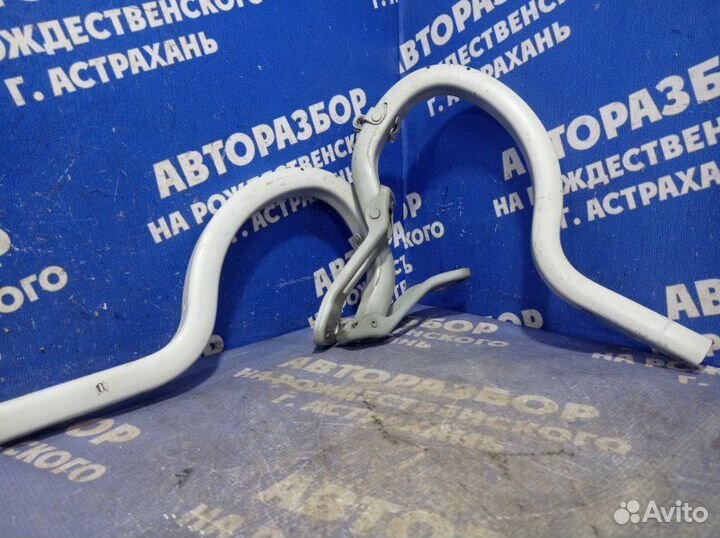 Петля крышки багажника Lexus Gs300 седан 2JZ-GE