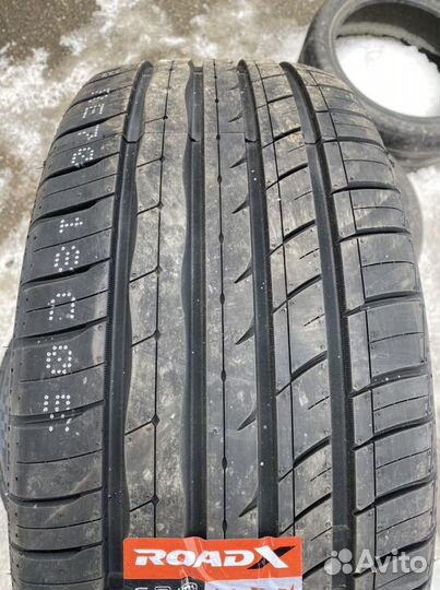 RoadX RXMotion U11 245/40 R20 и 275/35 R20 99Y