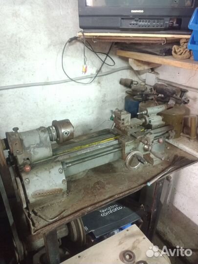 Продам настольный токарный станок по металлу