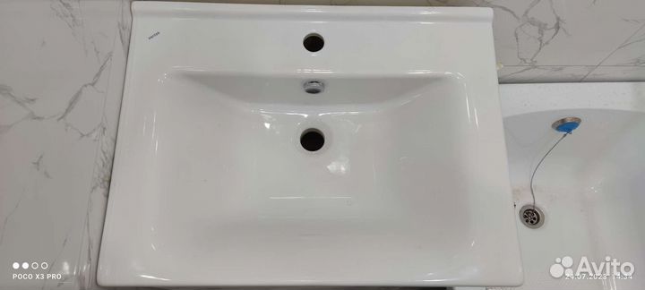 Тумба и мойка для ванной комнаты