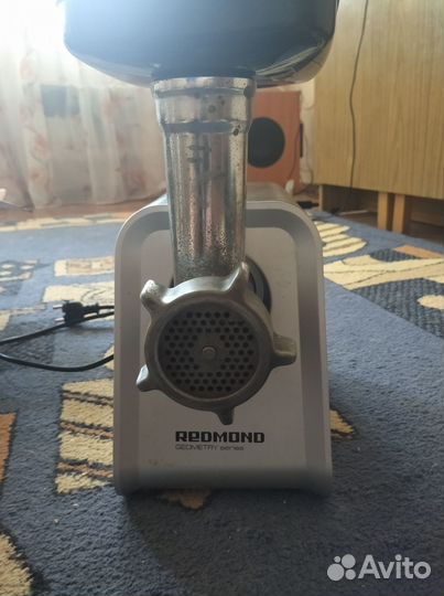 Мясорубка Redmond rmg-1222
