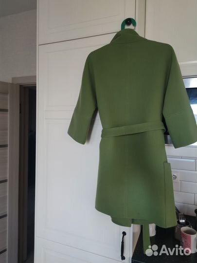 Пальто женское легкое 42