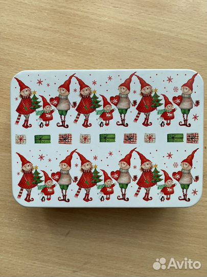 Жестяная коробка 14/10/4 см новая