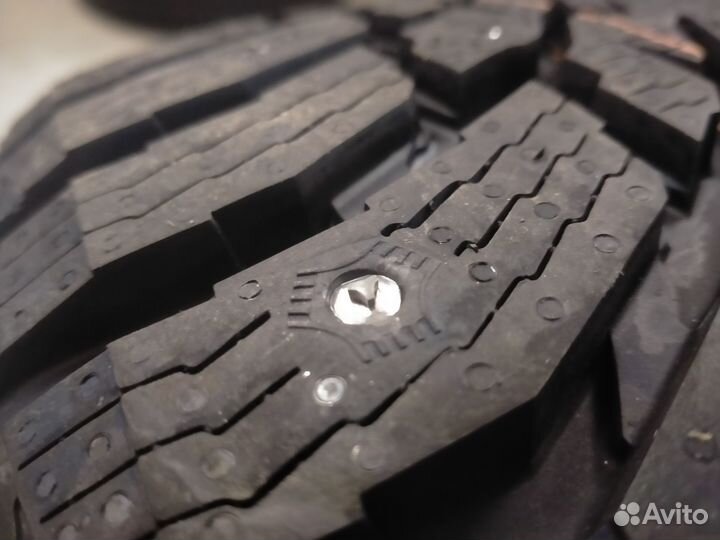 Nokian Tyres Hakkapeliitta 9 SUV 305/40 R20 112T