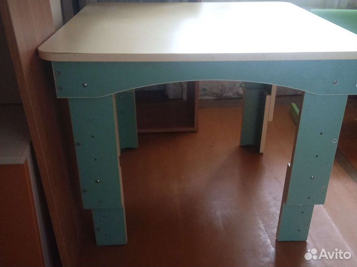 Детский стол