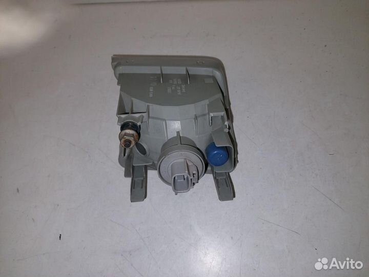 Поворотник правый Toyota Prius 3 ZVW30 81510-47010