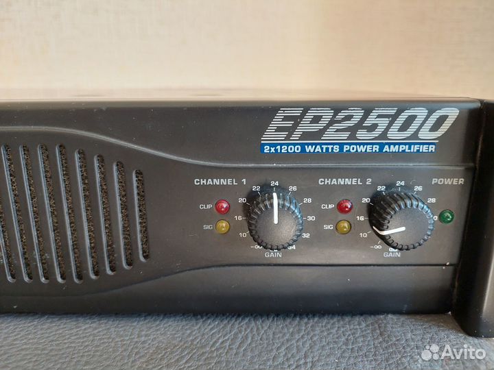 Усилитель Behringer EP 2500